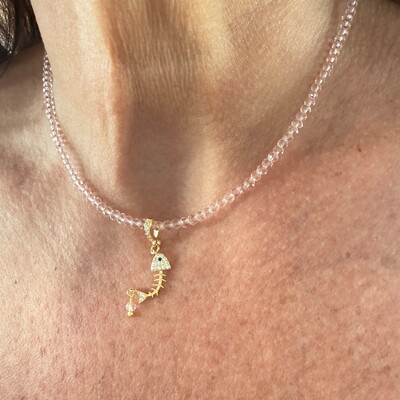 FotoColar Cristal com Pingente Peixe Cravejado com Zircônias em Dourado