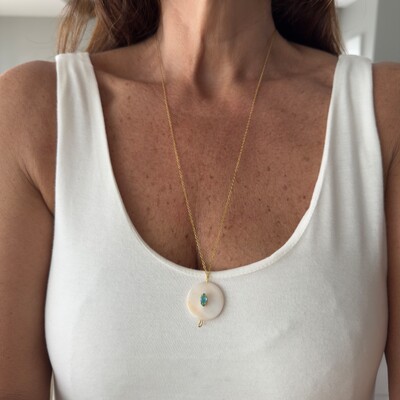 FotoColar Longo com Pingente Madrepérola e Cristal Azul em Dourado
