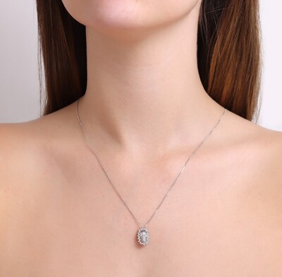 FotoEscapulário Cruz Raiada e Espírito Santo Retangular com Zirconias em Ródio