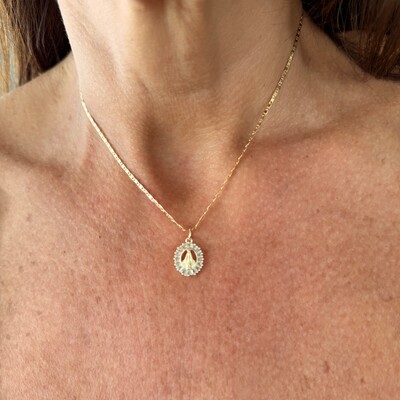 FotoColar Nossa Senhora Oval com Zircônia Baguetada em Dourado