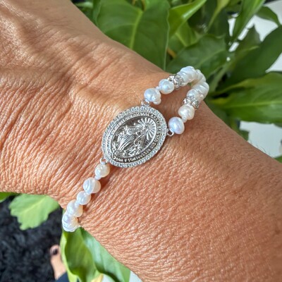 FotoPulseira Pérola Natural com Pingente N Sra das Graças em Prata 925