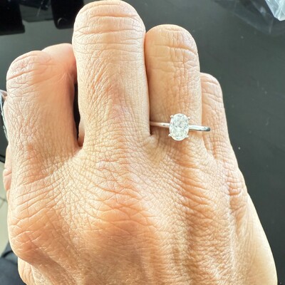 FotoAnel Solitário Oval Moissanite em Prata 925
