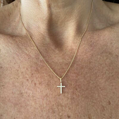 FotoColar com Cruzinha Cravejada com Zircônias em Dourado