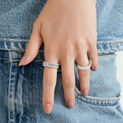 Foto1/2 Aliança Zircônias em Baguetes na Prata 925