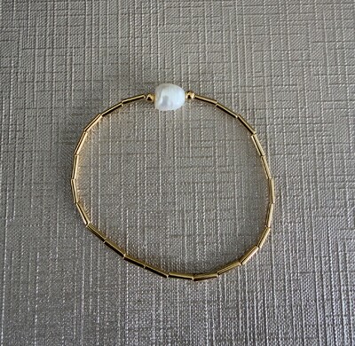 Foto Pulseira Canutilhos Dourados e Pérola Água Doce