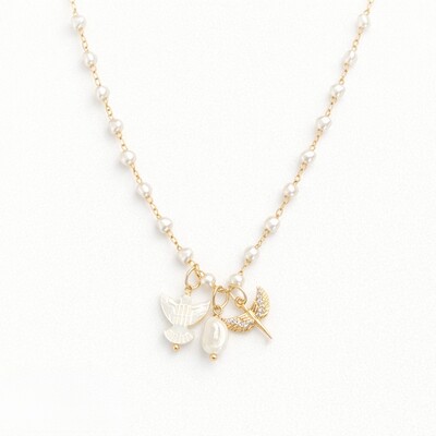 Foto Colar Pérolas e Espírito Santo de Madreperola em Dourado