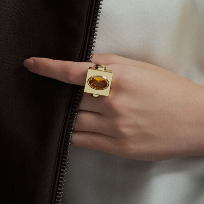 FotoAnel Quadrado com Citrino Oval em Dourado