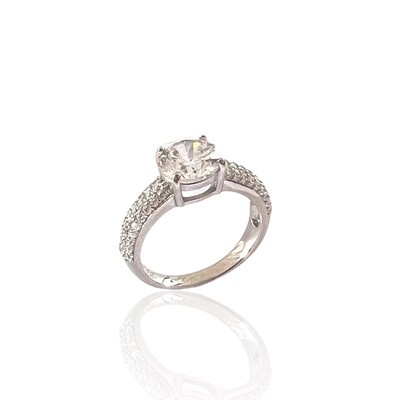 Foto Anel Solitário com Laterais Cravejadas em Prata 925