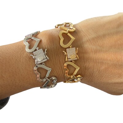 FotoPulseira Corações Vazados com Fecho Cravejado com Zircônias