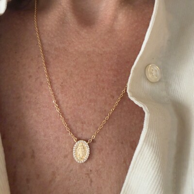 FotoEscapulário Delicados com Cruz e Jesus Cravejado em Dourado