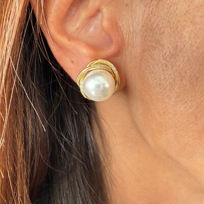 FotoBrinco Pressão Pérola com Zircônias em Dourado