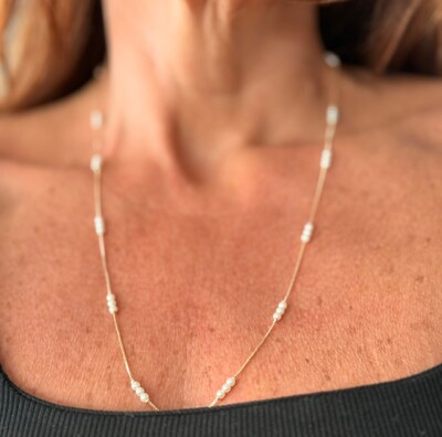 FotoColar Longo 3 Perolinhas Espaçadas em Dourado