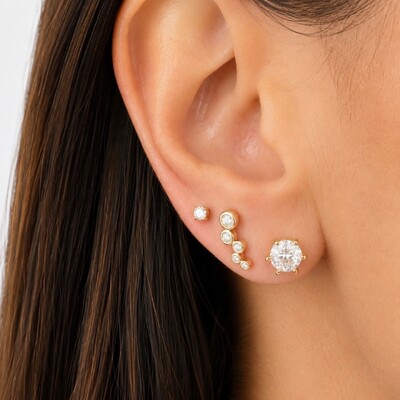 Foto Brinco Moissanite Solitário 0,2CT em Prata 925 com Banho de Ouro 18K