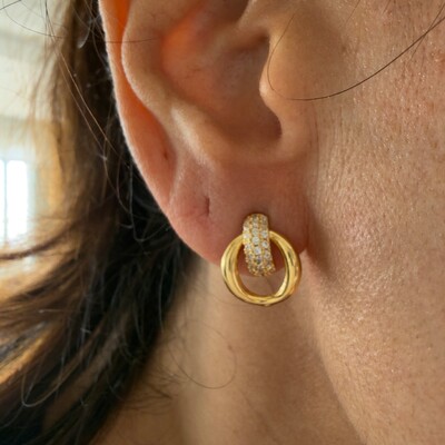 FotoBrinco Argola Vazada e Base Cravejada com Zircônias em Dourado