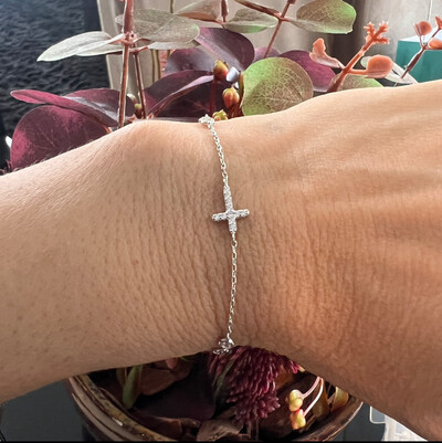 Foto Pulseira Cruz e 2 Pontos de Luz em Prata 925