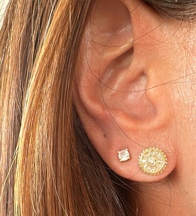 FotoBrinco Ponto de Luz de Zircônia Quadrada em Dourado