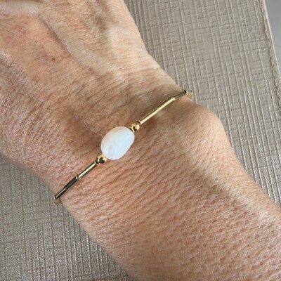 FotoPulseira Canutilhos Dourados e Pérola Água Doce