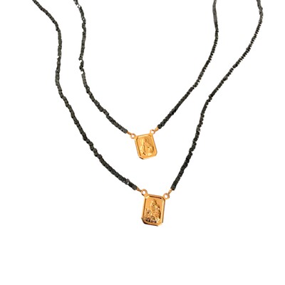 Foto Escapulário Hematita Ping Menino Jesus e N Sra em Dourado