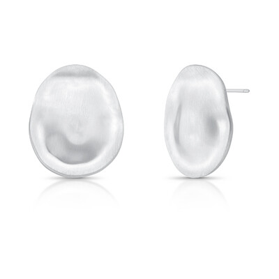 Foto Brinco Oval Orgânico Fosco Martelado em Ródio