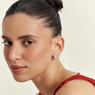 FotoBrinco Argolinha 1/2 Cana Cravejado com Zircônias em Ródio