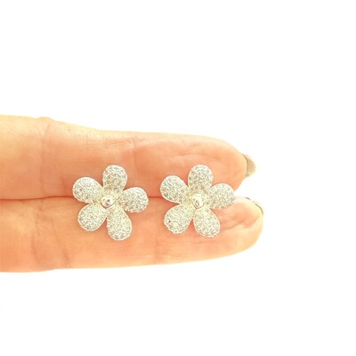 Foto Brinco Flor Cravejada com Zircônias em Ródio