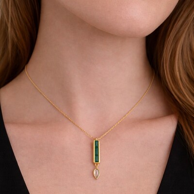 FotoColar Gargantilha com Pingente Retangular Baguete Esmeralda Fusion em Dourado