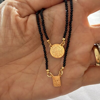 FotoEscapulário Espinélio com Pingentes Dourados