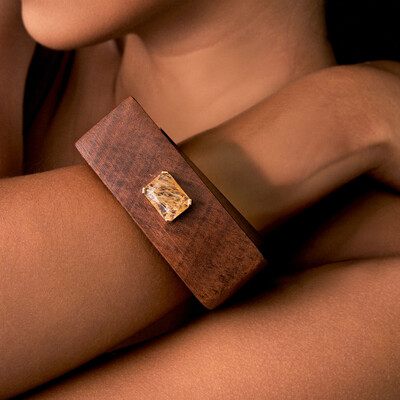 FotoPulseira Quadrada de Madeira com Pedra de Rutilo