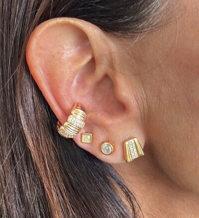FotoPiercing Fake Largo Entrelaçado com Zircônias em Dourado