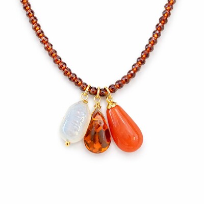 Foto Colar Cristal com Pingentes de Pérolas e Dourado