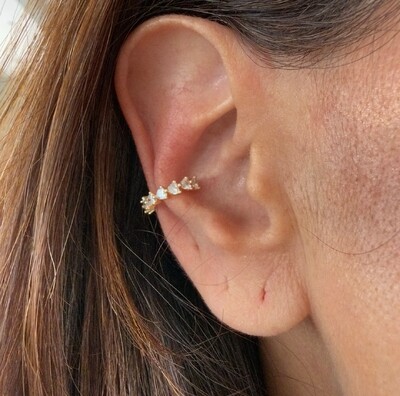 Foto Piercing Fake Cravejado com Zircônias em Prata 925 com Banho de Ouro