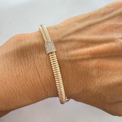FotoPulseira Bracelete Filetado com Zircônias em Dourado