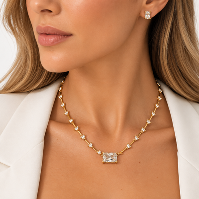 Foto Colar Riviera Faca com Retângulo Zircônias em Dourado