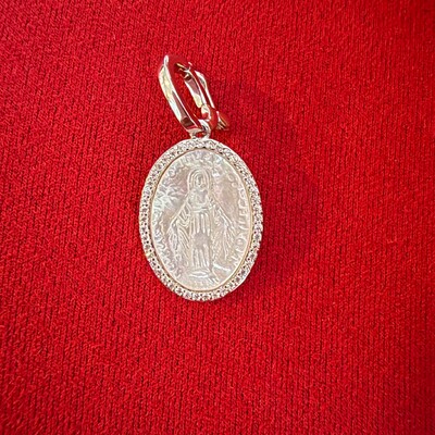 FotoPingente Oval Madrepérola N Sra com Zircônias em Prata 925