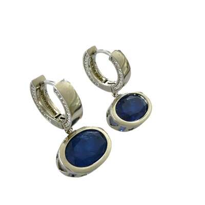 Foto Brinco Argolinha Cravejada com Zircônias com Pedra Safira Azul Fusion em Ródio