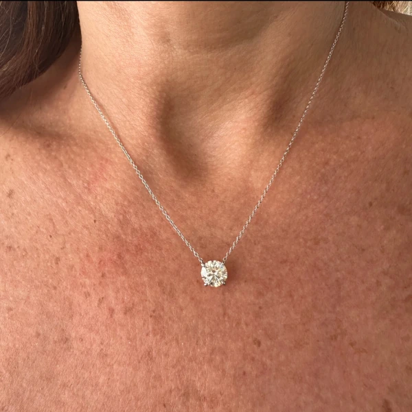 Colar Solitário Moissanite 8,0 mm 2ct em Prata 925