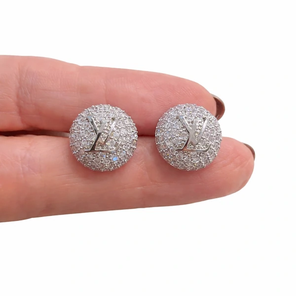 Brinco Botão Cravejado com Zircônias em Ródio