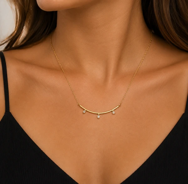 Colar Canga com Gotas de Zircônias em Dourado