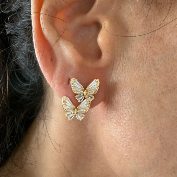 Brinco 2 Borboletas com Zircônias em Dourado
