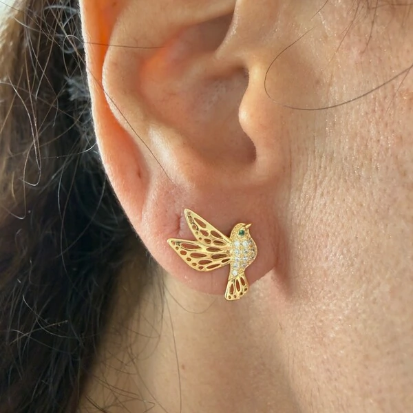 Brinco Beija Flor Cravejado com Zircônias em Dourado