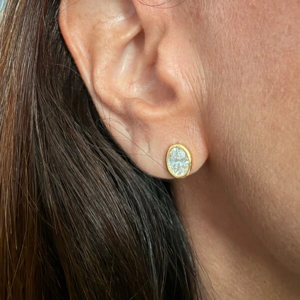 Brinco Moissanite Oval 1,5CT 6X8MM com Banho de Outo 18k em Prata 925