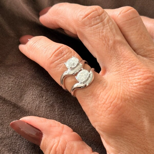 Anel Moissanite Minimalista Oval 1,5CT em Prata 925