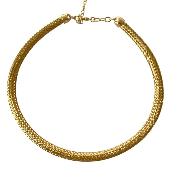 Colar Aro Grosso Trançado em Dourado