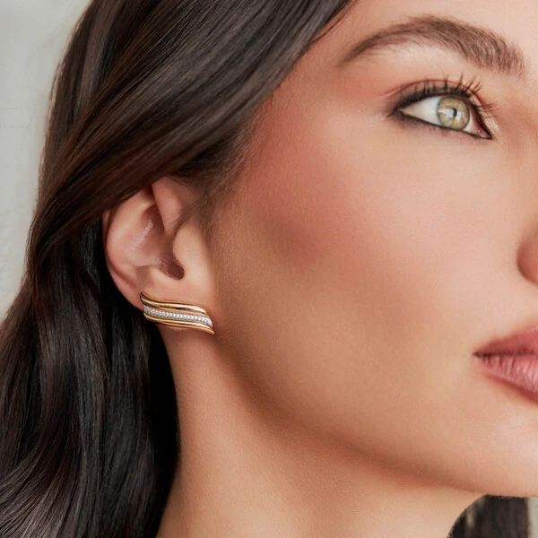 Brinco Earcuff 2 Fileiras Lisas e 1 Cravejada com Zircônias em Dourado