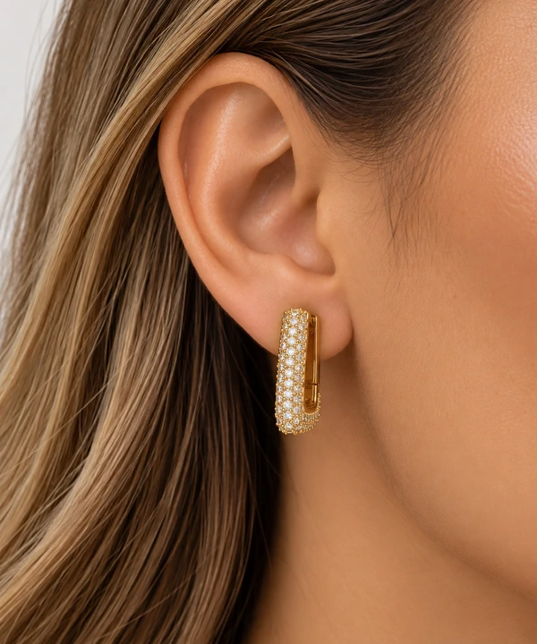 Brinco Argola Retangular cravejada em Dourado