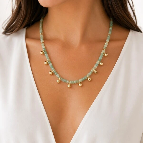 Colar Jade com Bolinhas em Dourado
