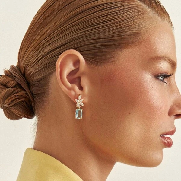 Brinco Água Marinha Fusion Retangular e Flor de Zircônias em Dourado