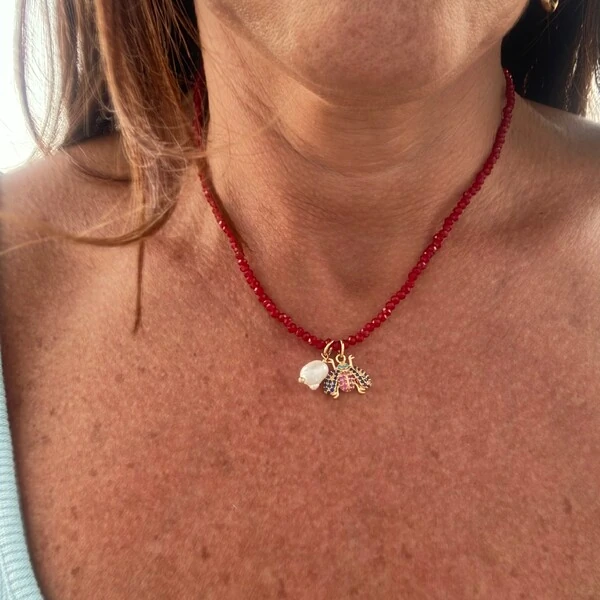 Colar Cristal com Pingentes de Pérolas e Dourado