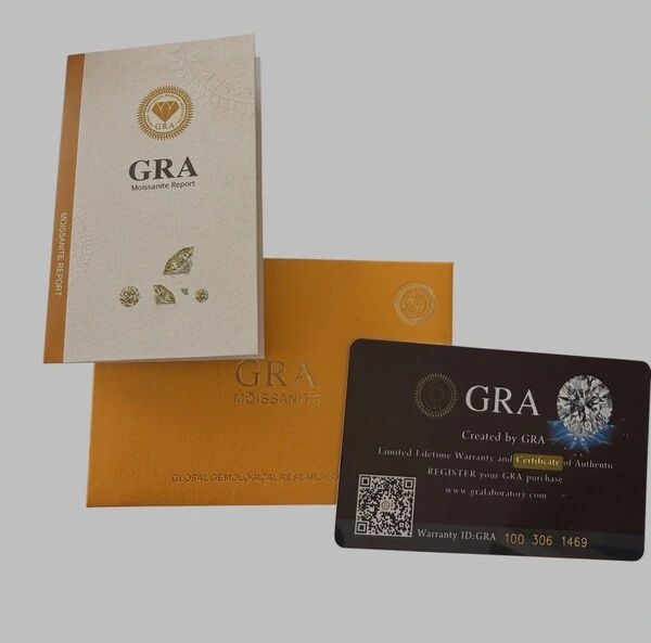 Colar N Sra das Graças 0,005CT com Banho de Ouro em Prata 925