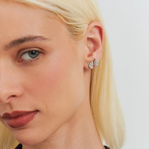 Brinco 1/2 Borboletinha Cravejada com Zircônias em Prata 925